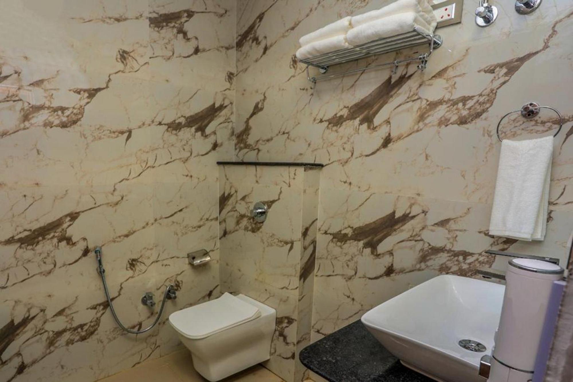 Hotel Eagle Inn Udaipur Extérieur photo